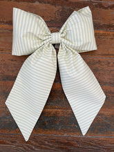 Load image into Gallery viewer, Big Beautiful Bow