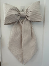 Load image into Gallery viewer, Big Beautiful Bow