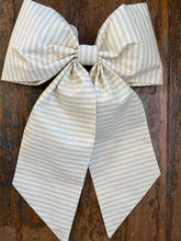 Load image into Gallery viewer, Big Beautiful Bow