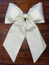 Load image into Gallery viewer, Big Beautiful Bow