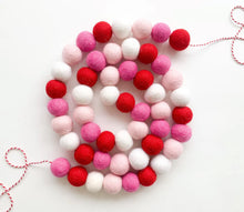 Load image into Gallery viewer, Pearl and Jane Garlands