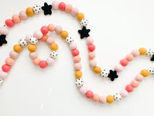 Load image into Gallery viewer, Pearl and Jane Garlands