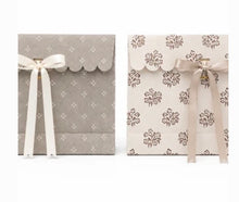 Load image into Gallery viewer, Parcel Paper