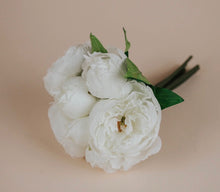 Load image into Gallery viewer, Floral and Green Stems