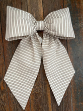Load image into Gallery viewer, Big Beautiful Bow