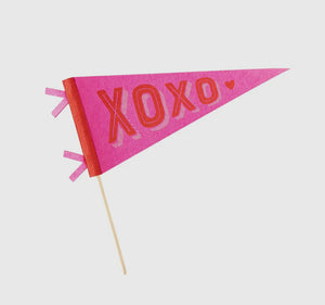 XOXO felt banner