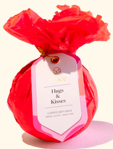 Hug + Kisses bath bomb