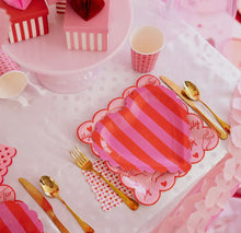 Load image into Gallery viewer, Scallop heart plates