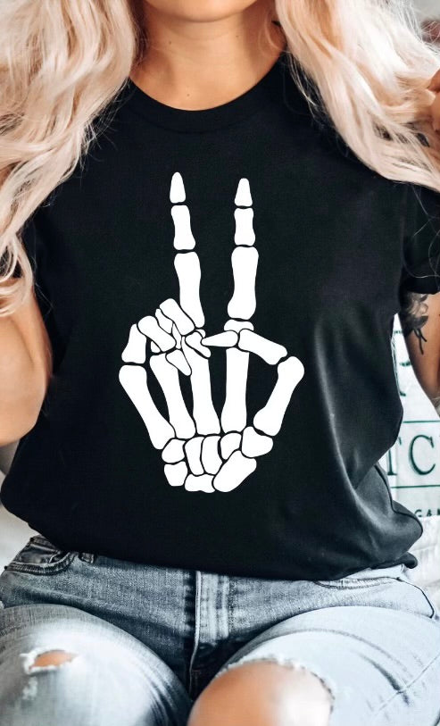 T-Shirt- peace out skeleton